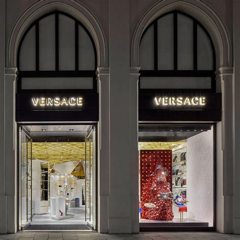 versace munich maximilianstrasse store münchen|Maximilianhöfe .